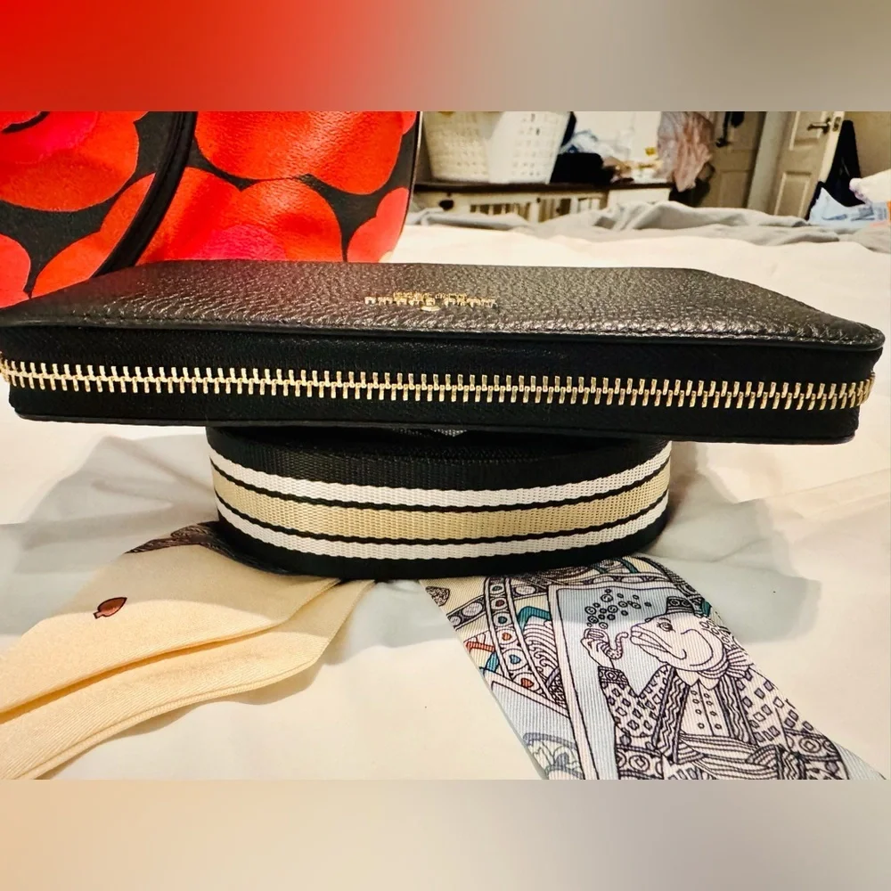 Kate Spade Black Pebbled Leather zip around long wallet Like New